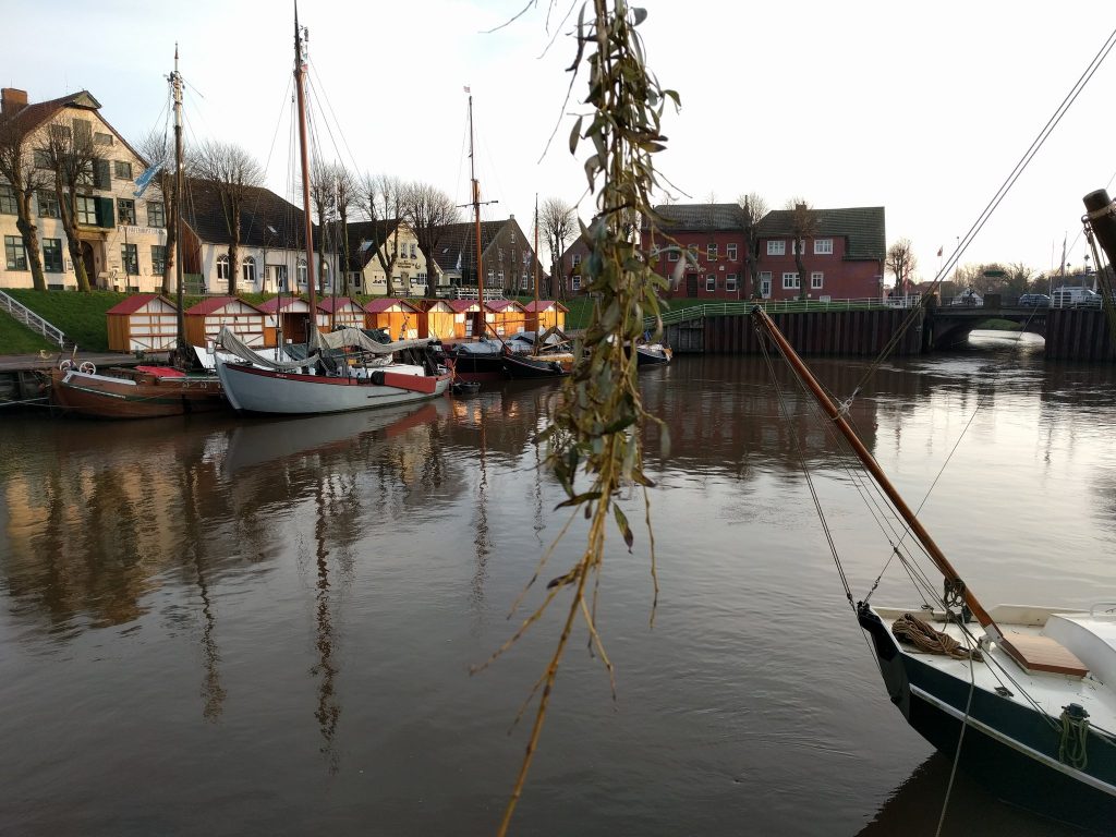 Weihnachtsmarkt 2017 mit Buden in Carolinensiel