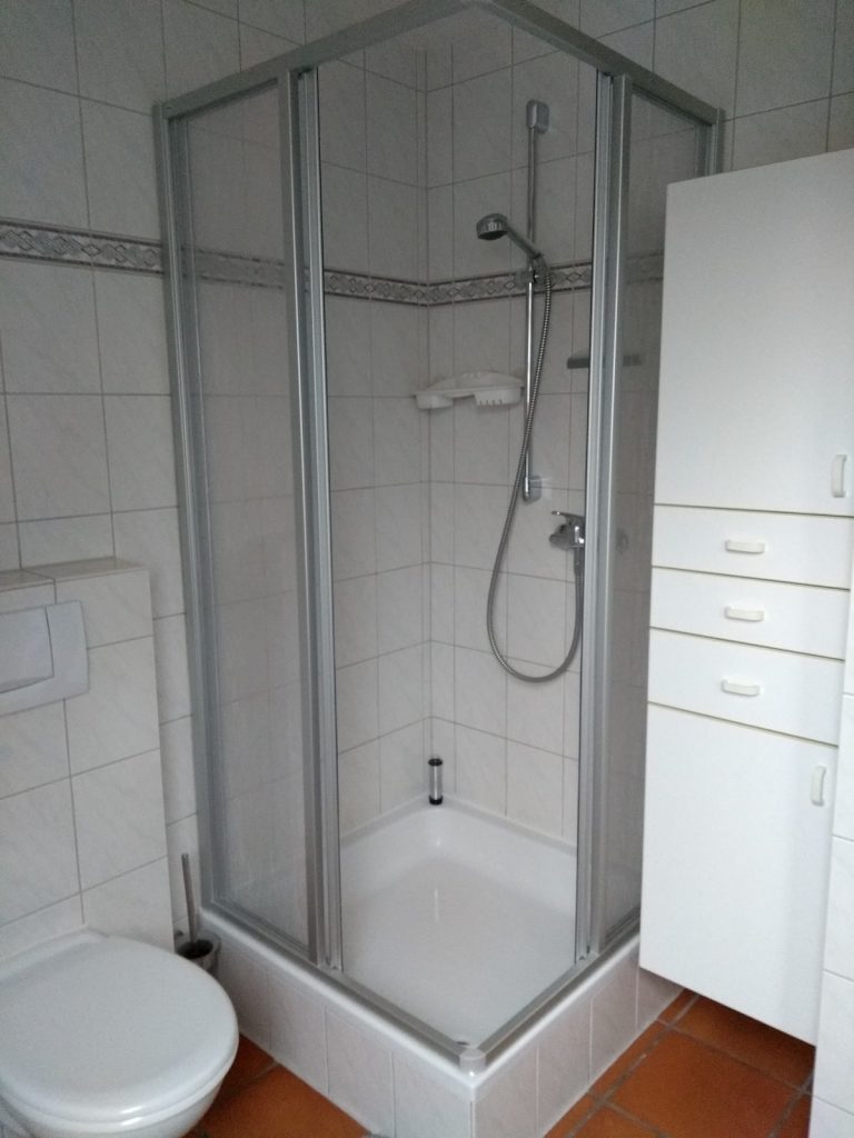 Die Dusche der Ferienwohnung Caro in Carolinensiel